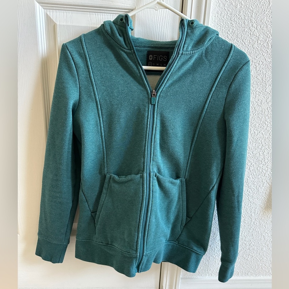 Women’s FIGS On-Shift Full Zip Hoodie size XS—Cactus